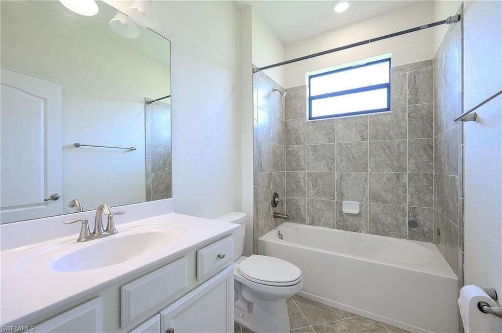 4604 Abaca Cir, Naples, FL 34119-20