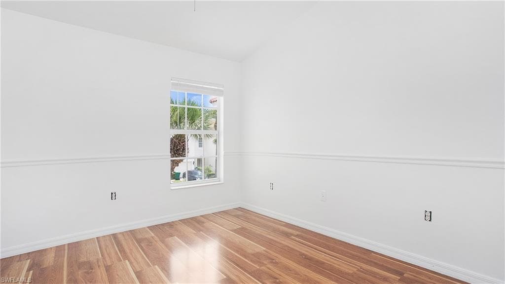 880 Hampton Cir, Naples, FL 34105-25