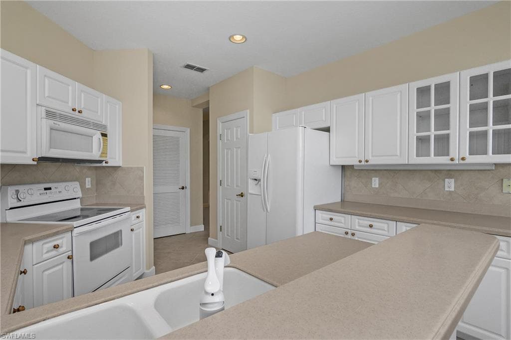 9533 Cypress Hammock Cir 102, Estero, FL 34135-15