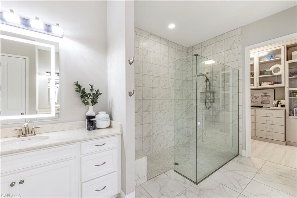 3829 Helmsman Dr, Naples, FL 34120-19