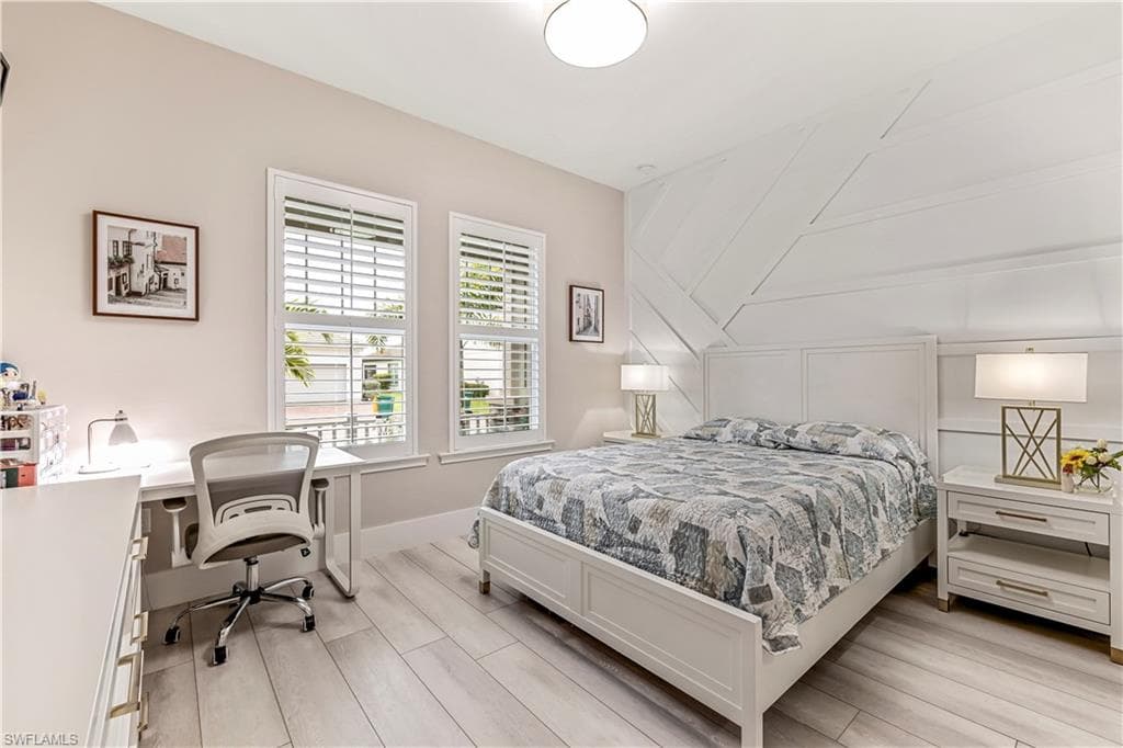 3829 Helmsman Dr, Naples, FL 34120-28