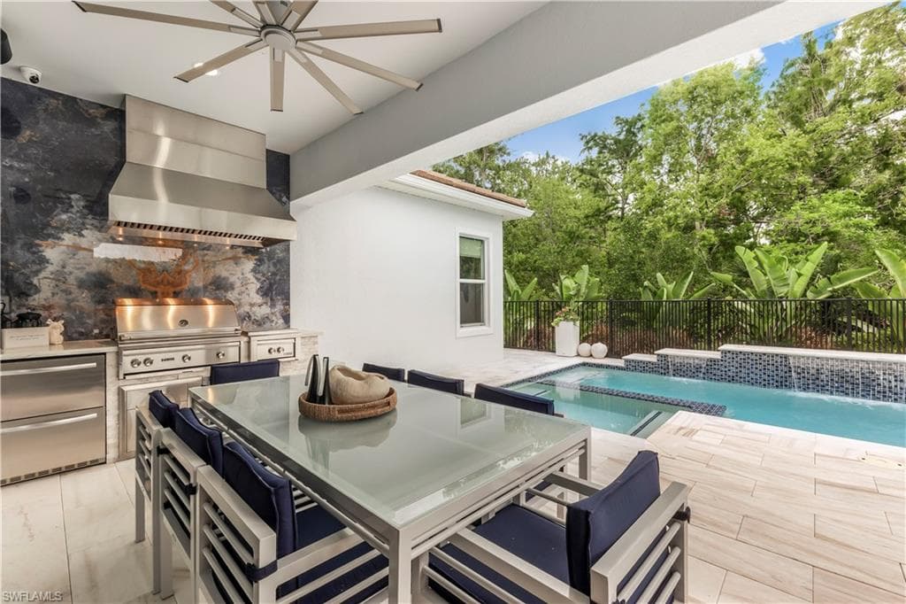 3829 Helmsman Dr, Naples, FL 34120-38