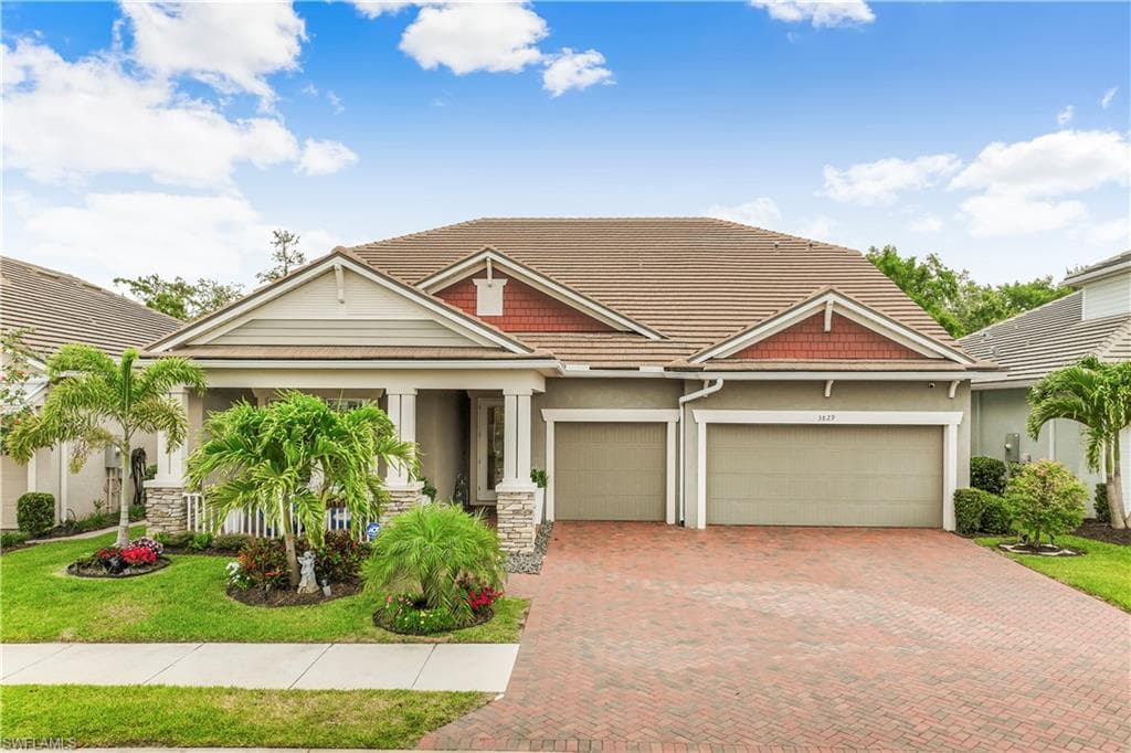 3829 Helmsman Dr, Naples, FL 34120-3