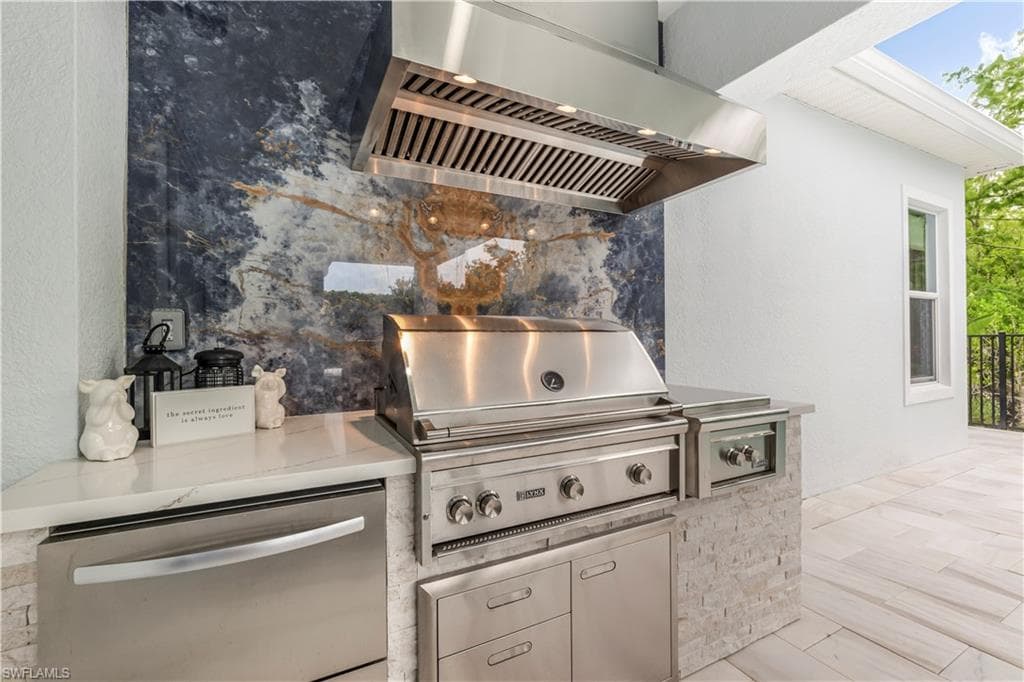 3829 Helmsman Dr, Naples, FL 34120-39