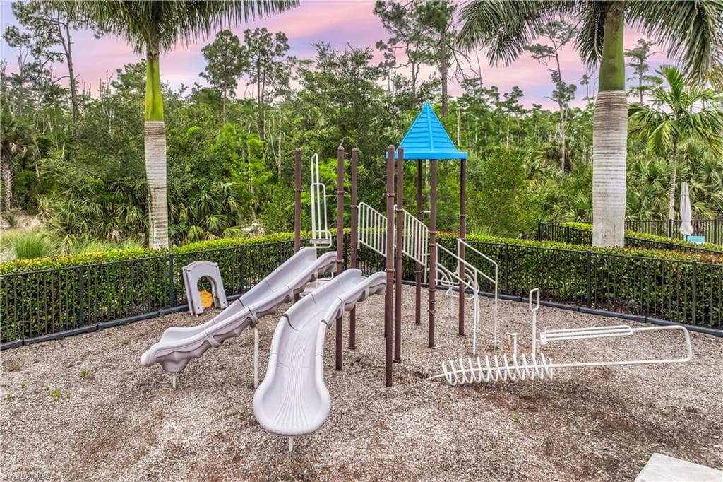 3829 Helmsman Dr, Naples, FL 34120-48