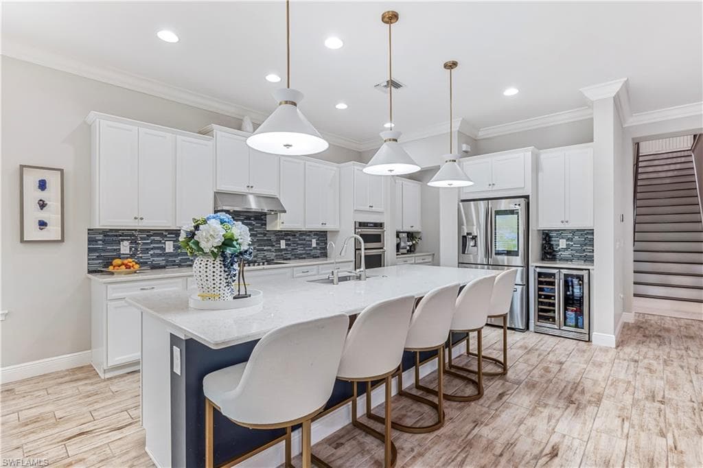 3829 Helmsman Dr, Naples, FL 34120-7