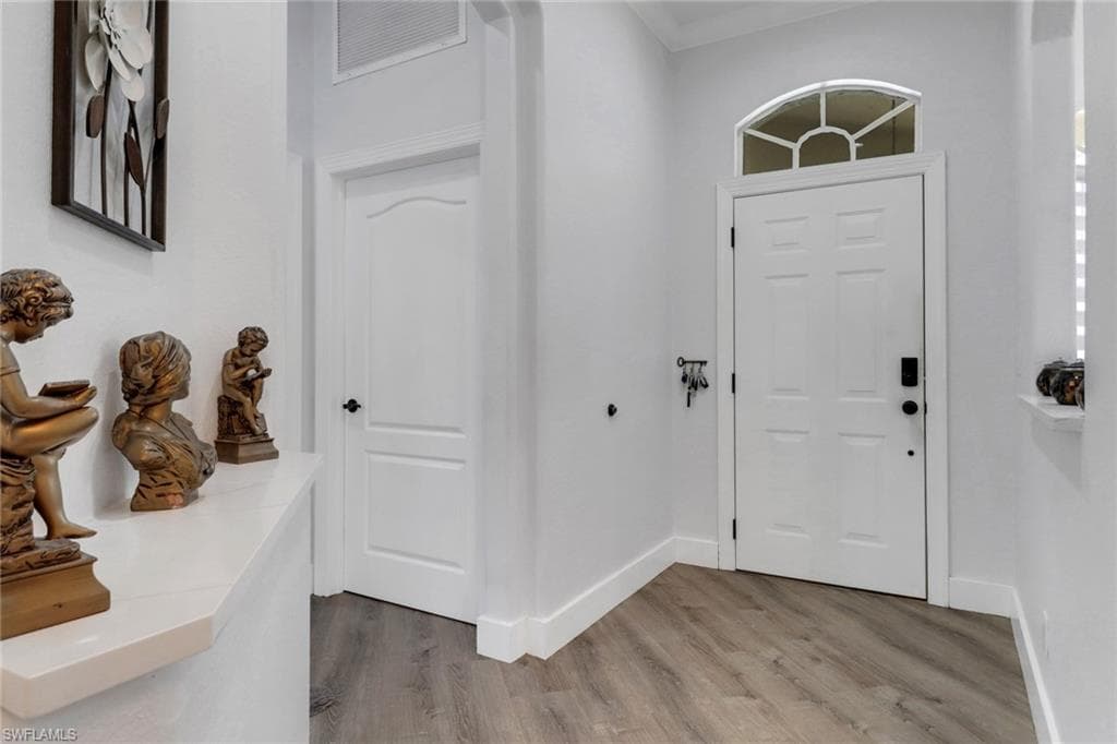 8644 Ibis Cove Cir, Naples, FL 34119-5