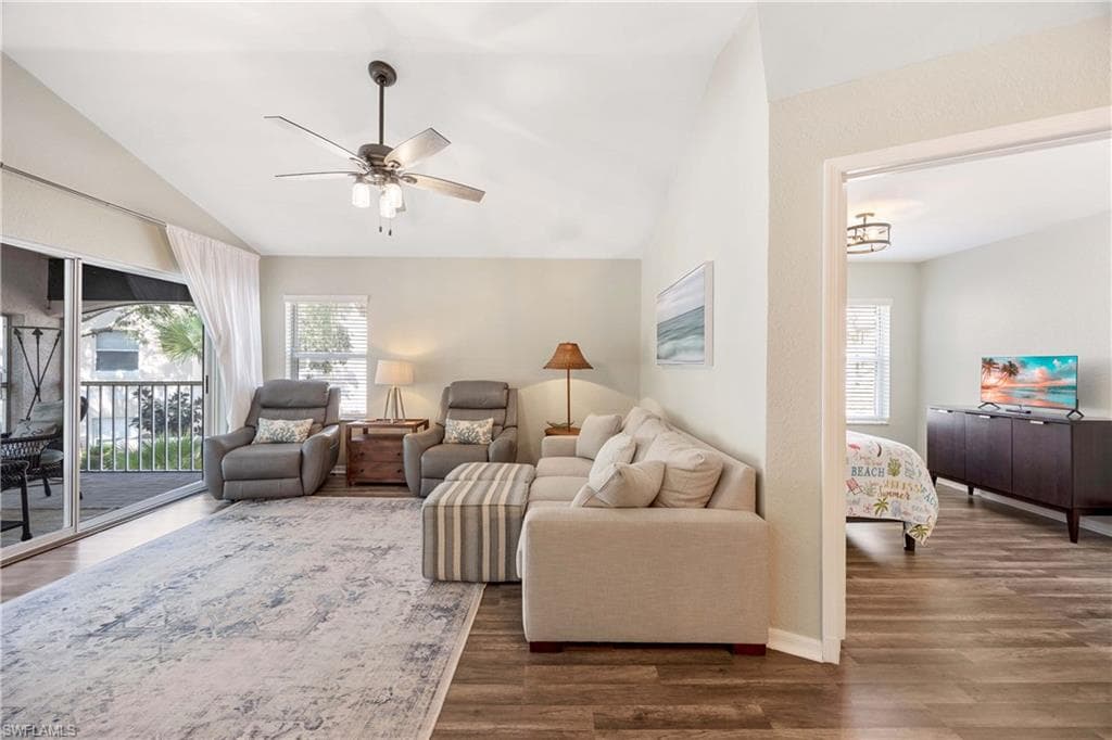 1096 Woodshire Ln C201, Naples, FL 34105-9