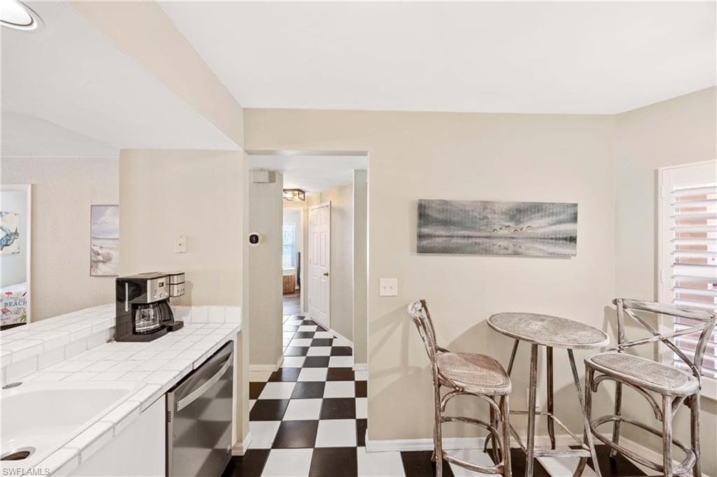 1096 Woodshire Ln C201, Naples, FL 34105-15