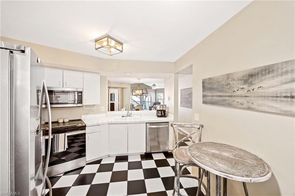 1096 Woodshire Ln C201, Naples, FL 34105-16