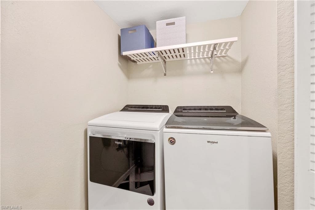 1096 Woodshire Ln C201, Naples, FL 34105-26