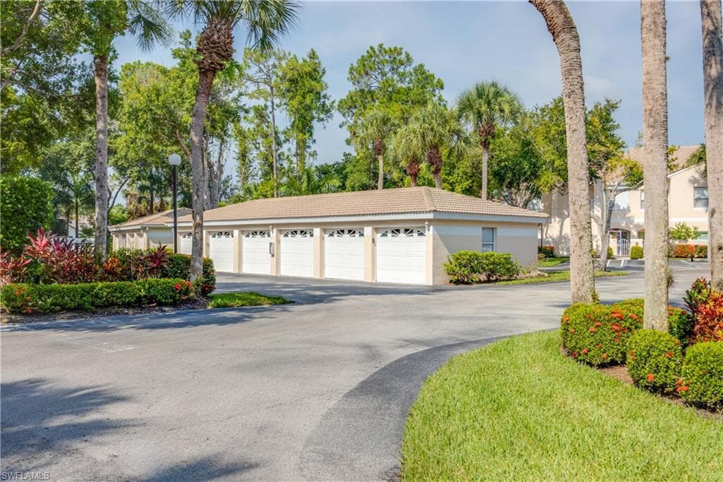 1096 Woodshire Ln C201, Naples, FL 34105-29