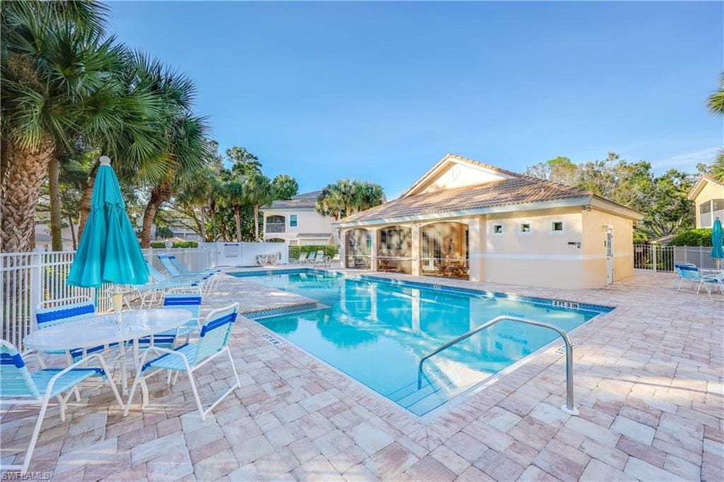 1096 Woodshire Ln C201, Naples, FL 34105-31