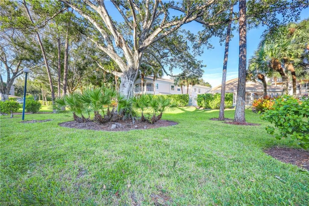 1096 Woodshire Ln C201, Naples, FL 34105-35