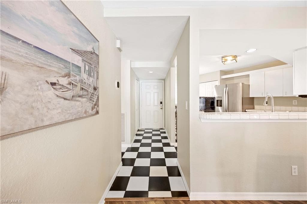 1096 Woodshire Ln C201, Naples, FL 34105-7