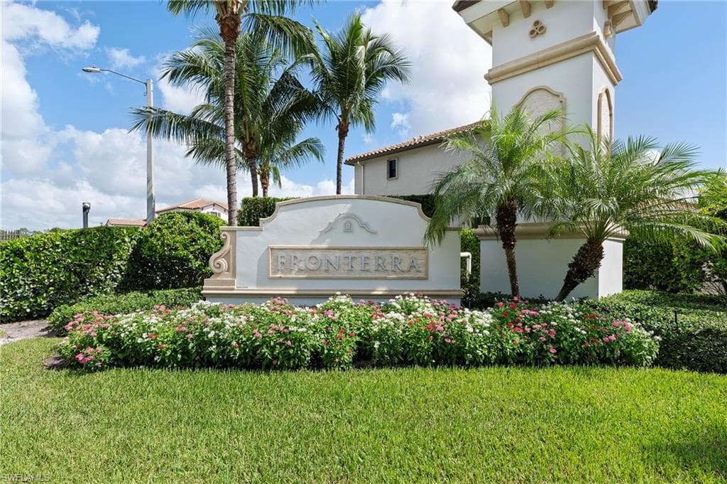 8797 Madrid Cir, Naples, FL 34104-3