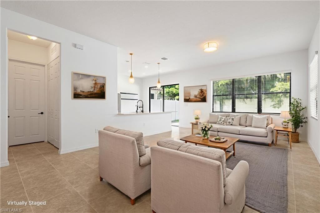 8797 Madrid Cir, Naples, FL 34104-4