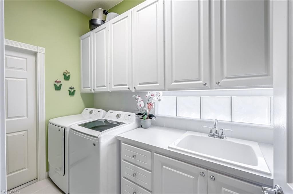 2799 Jude Island Way, Naples, FL 34119-27