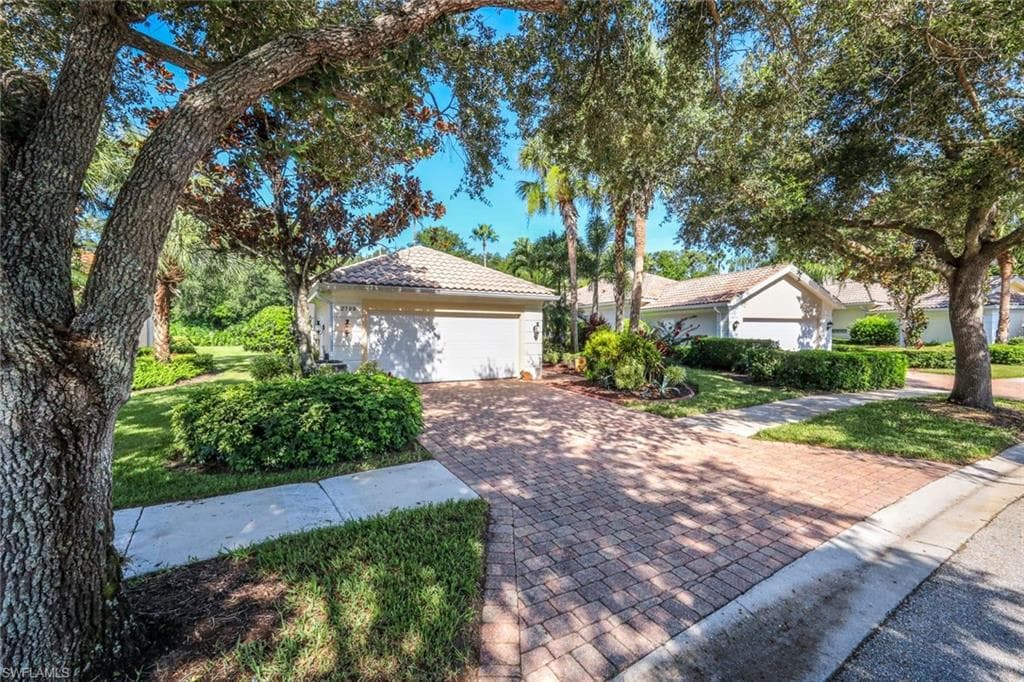 2799 Jude Island Way, Naples, FL 34119-4