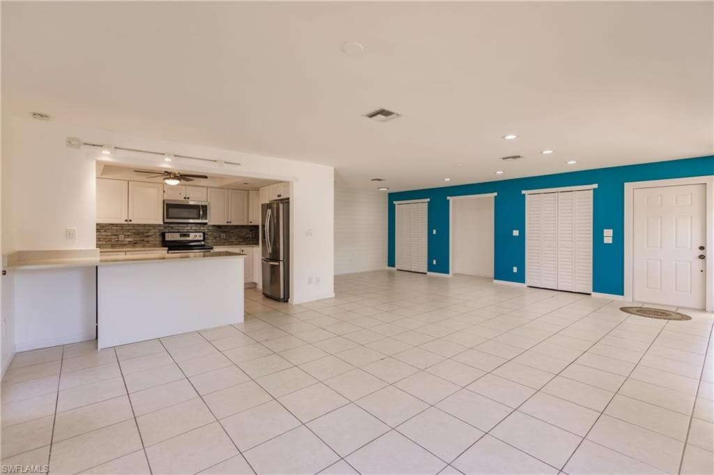 217 Yorkshire Ct 2, Naples, FL 34112-9