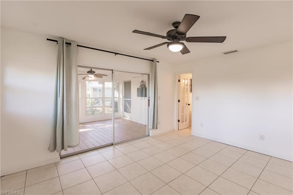 217 Yorkshire Ct 2, Naples, FL 34112-19