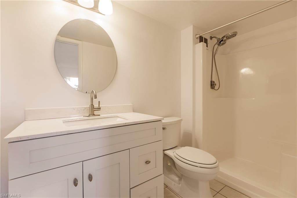 217 Yorkshire Ct 2, Naples, FL 34112-20