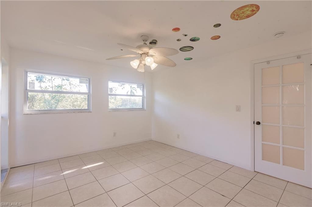 217 Yorkshire Ct 2, Naples, FL 34112-24