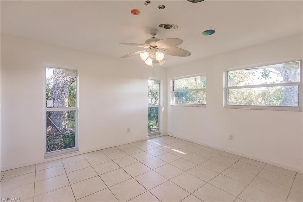 217 Yorkshire Ct 2, Naples, FL 34112-26