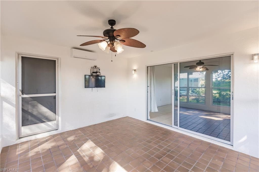 217 Yorkshire Ct 2, Naples, FL 34112-29