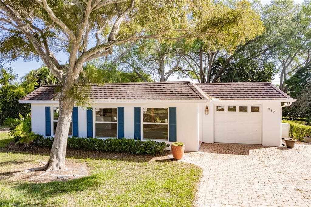 217 Yorkshire Ct 2, Naples, FL 34112-5