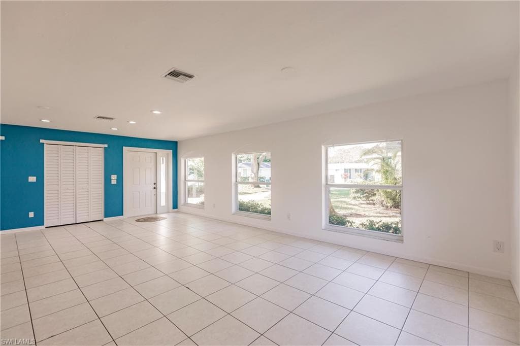 217 Yorkshire Ct 2, Naples, FL 34112-8
