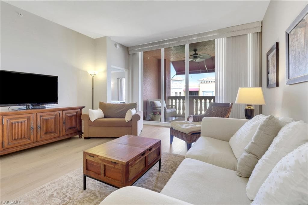 401 Bayfront Pl 3502, Naples, FL 34102-4