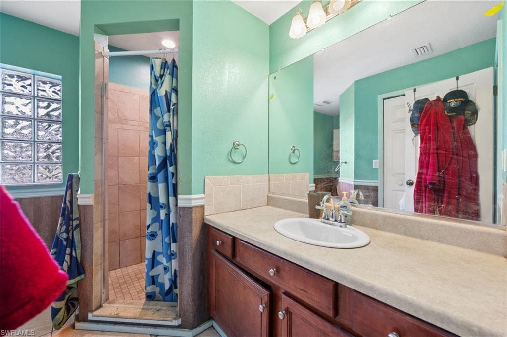 2917 48th St W, Lehigh Acres, FL 33971-17
