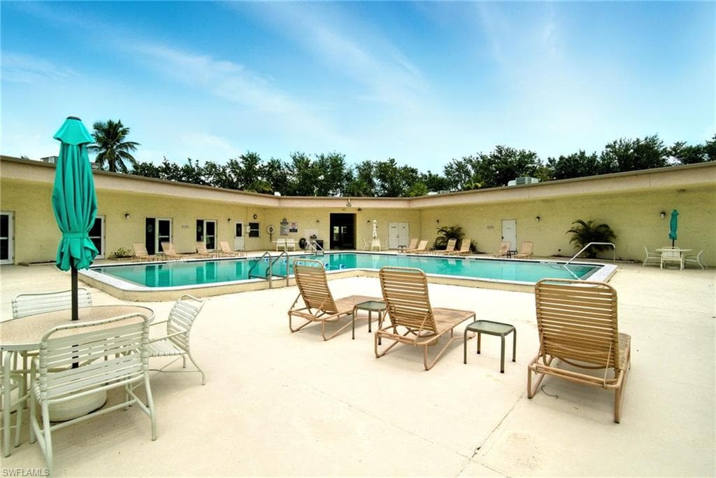 2079 Barkeley Ln 6, Fort Myers, FL 33907-18