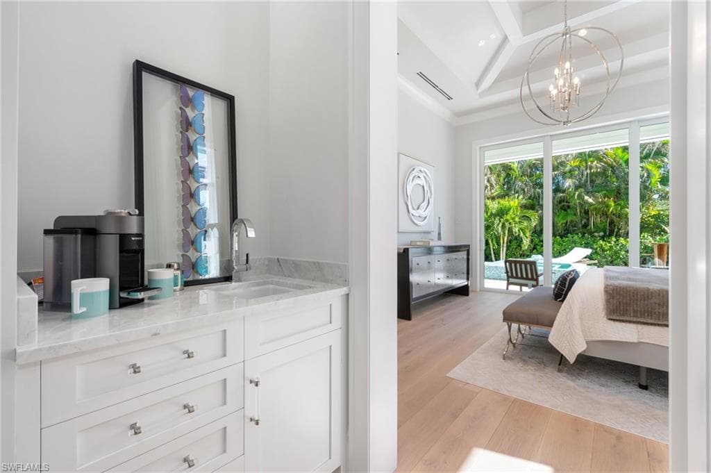 3290 Crayton Rd, Naples, FL 34103-18