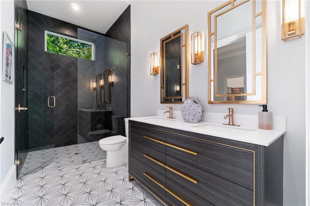 3290 Crayton Rd, Naples, FL 34103-29