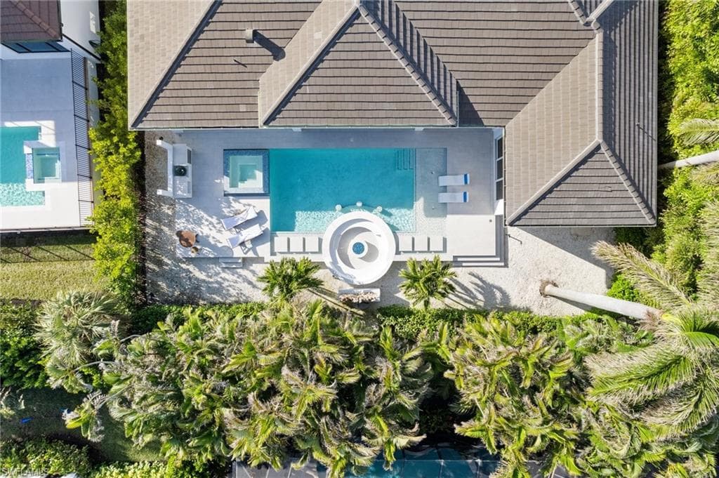 3290 Crayton Rd, Naples, FL 34103-48