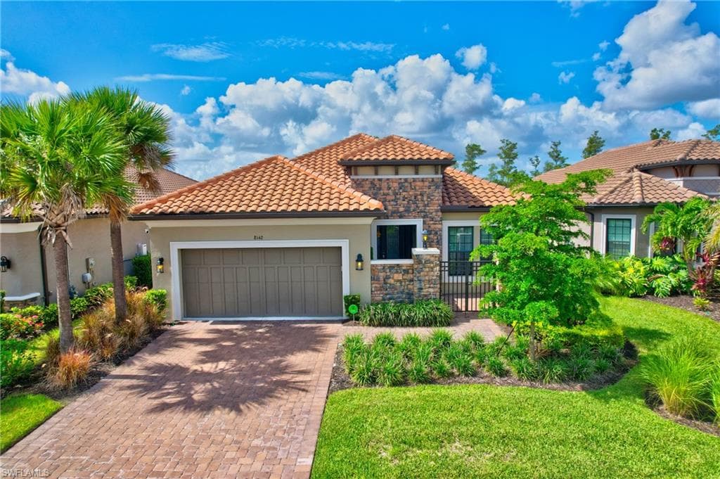 8142 Lucello Ter S, Naples, FL 34114-2
