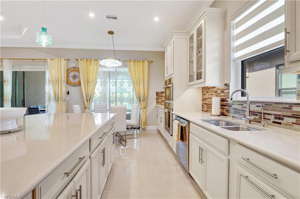 8142 Lucello Ter S, Naples, FL 34114-8