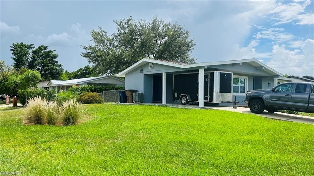 4 Palm Blvd, Lehigh Acres, FL 33936-4