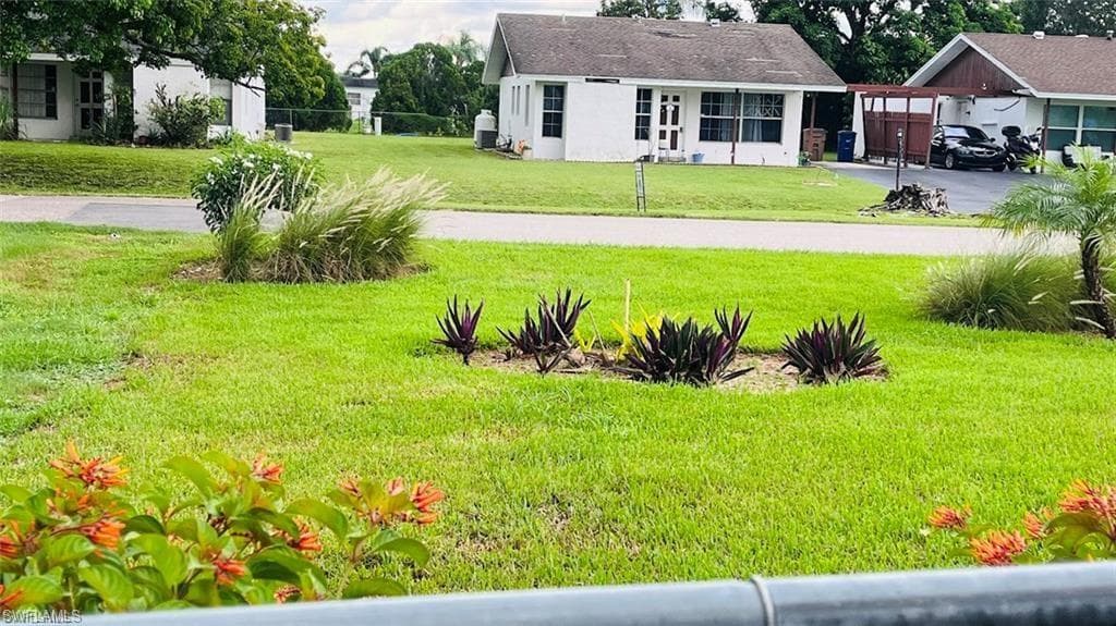 4 Palm Blvd, Lehigh Acres, FL 33936-7