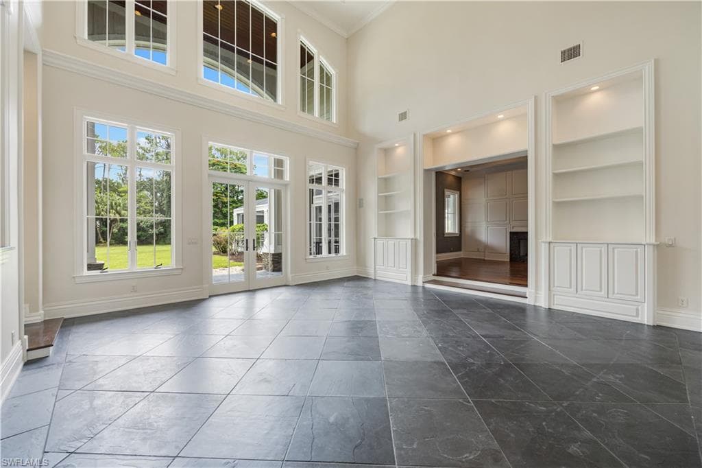 2263 Coach House Ln, Naples, FL 34105-15