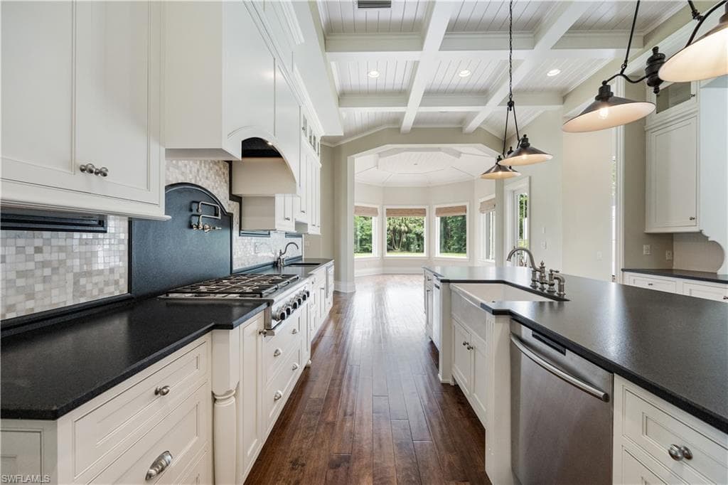 2263 Coach House Ln, Naples, FL 34105-18