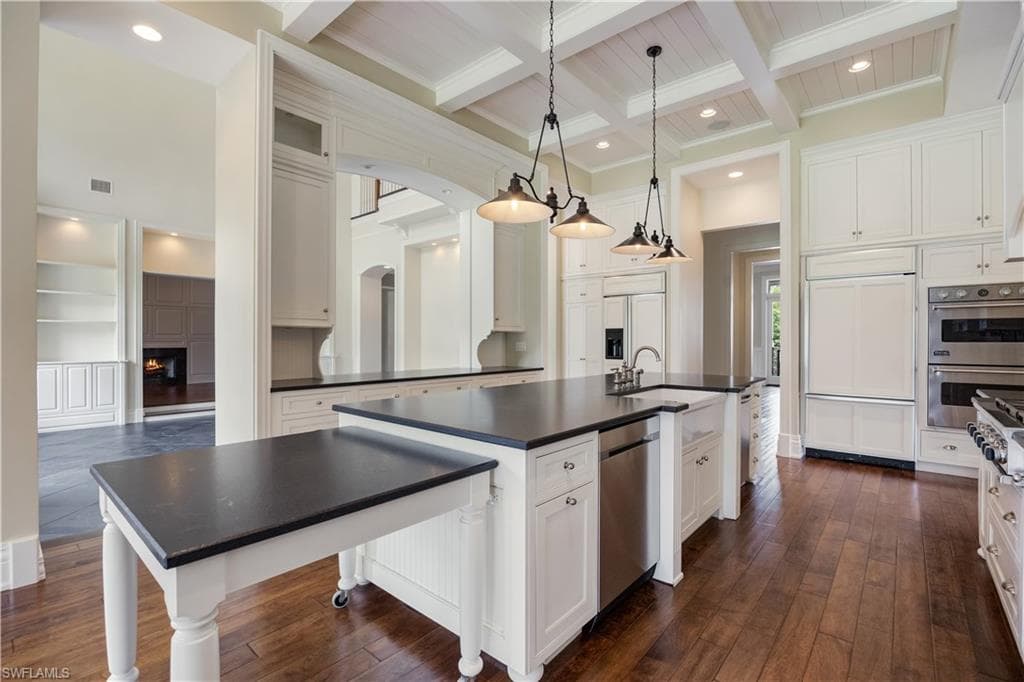 2263 Coach House Ln, Naples, FL 34105-20