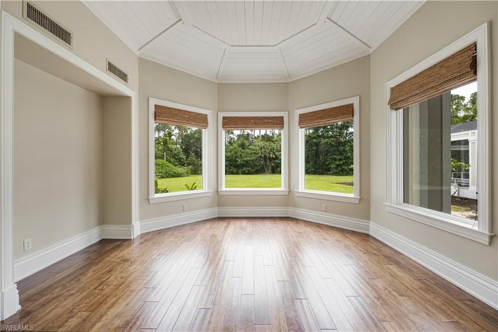 2263 Coach House Ln, Naples, FL 34105-23