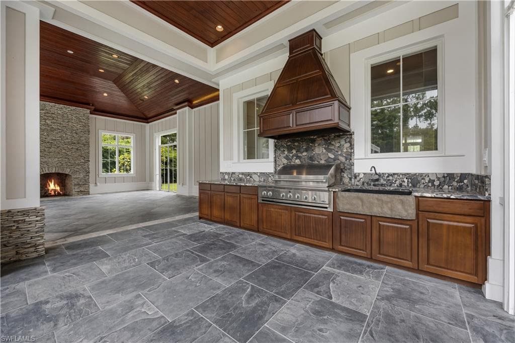 2263 Coach House Ln, Naples, FL 34105-40