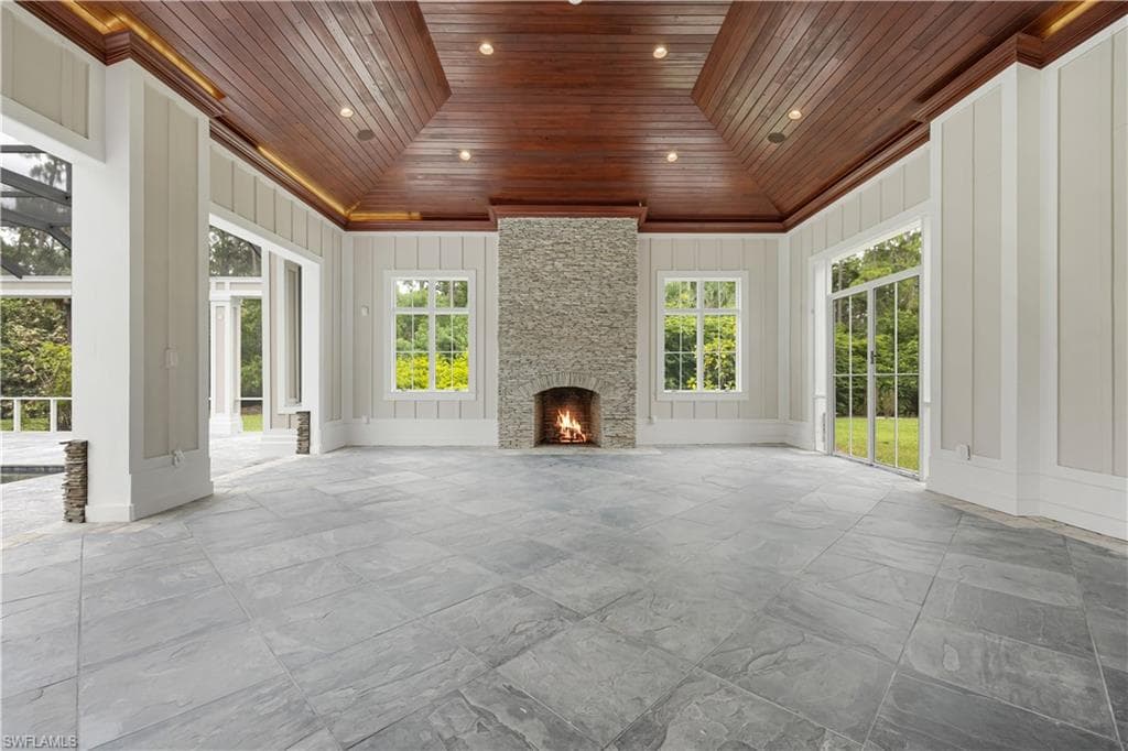 2263 Coach House Ln, Naples, FL 34105-41