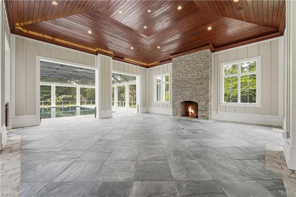 2263 Coach House Ln, Naples, FL 34105-42