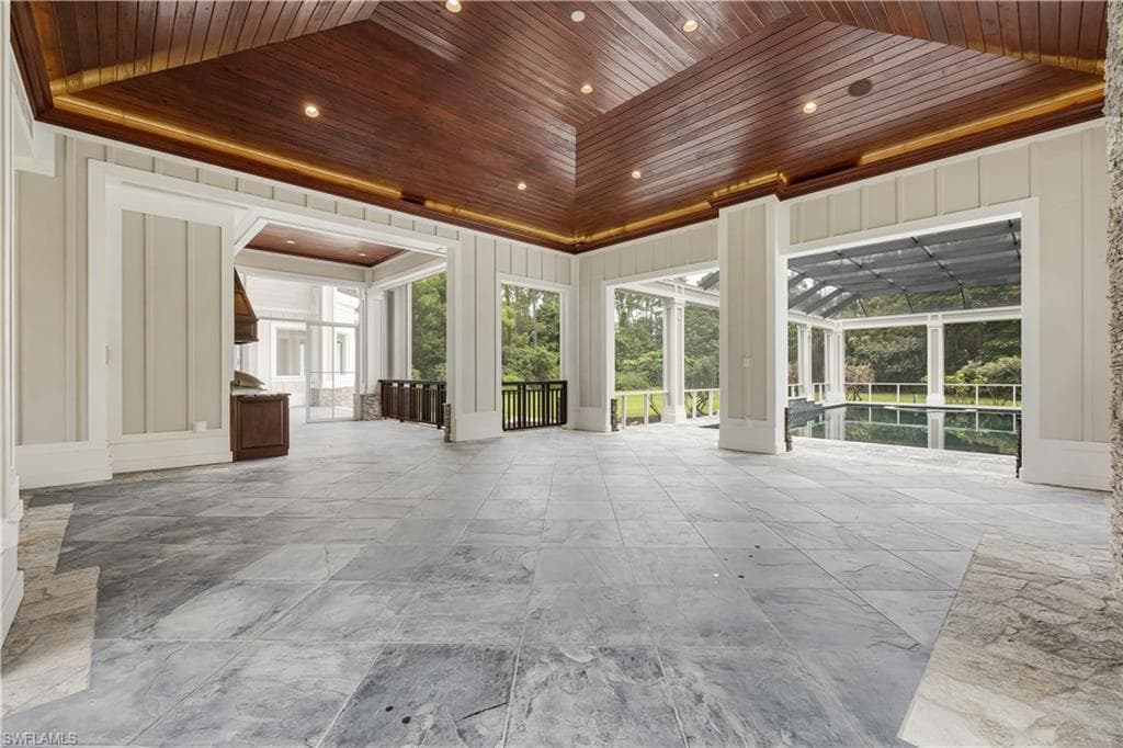 2263 Coach House Ln, Naples, FL 34105-43