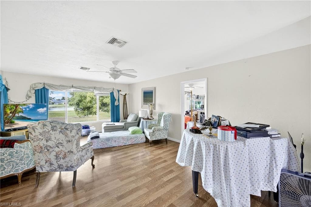 950 Charlemagne Blvd, Naples, FL 34112-6